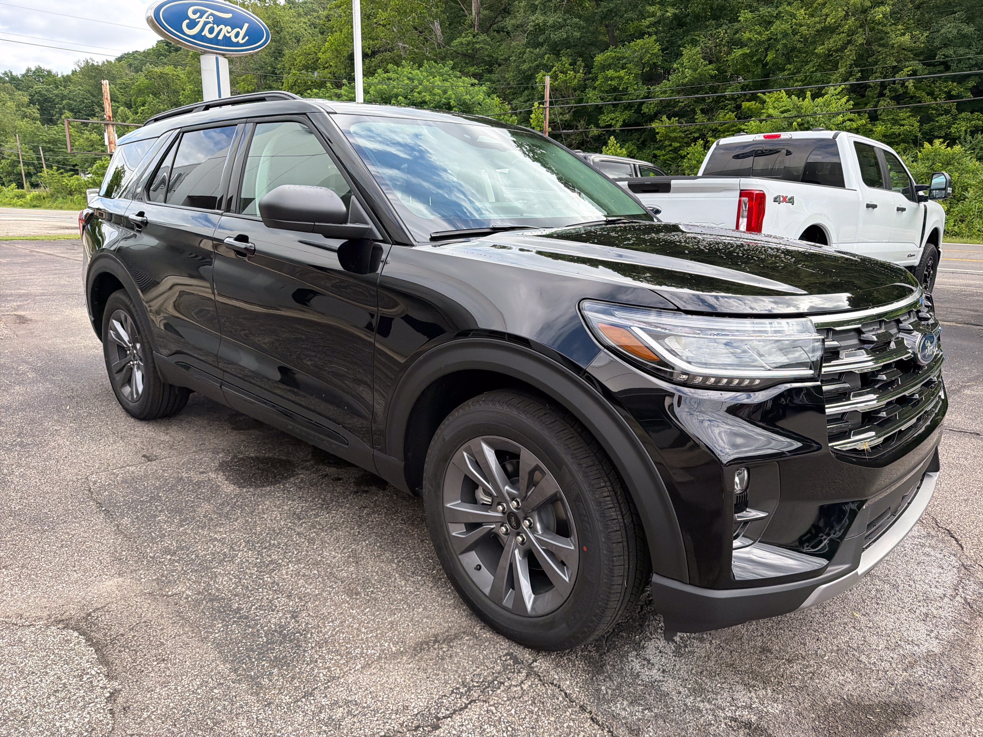 2026 Ford Explorer Active w/200A Pkg