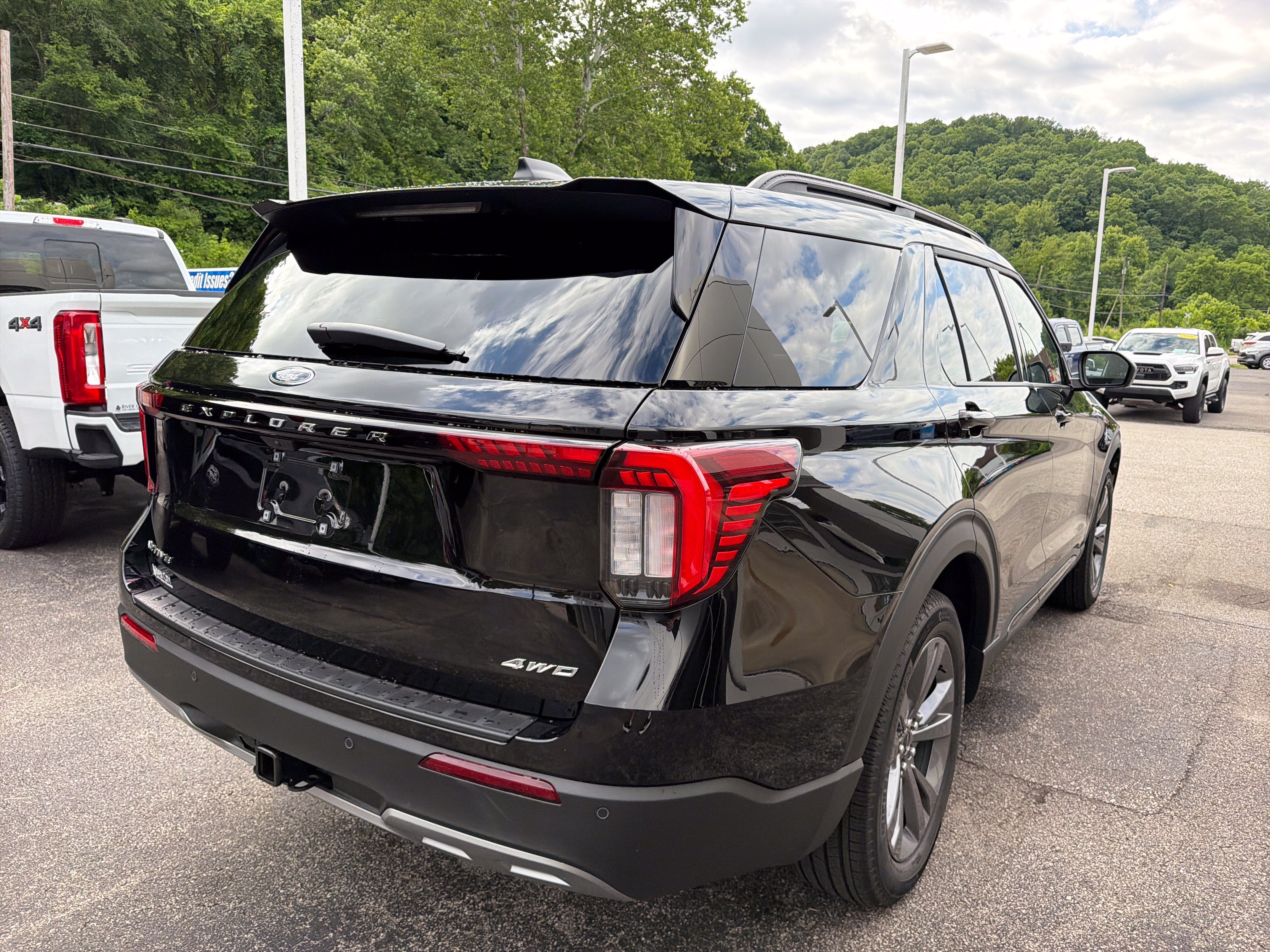 2026 Ford Explorer Active w/200A Pkg