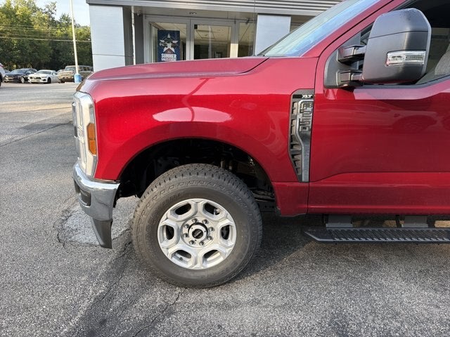 2027 Ford Super Duty F-250 SRW XLT