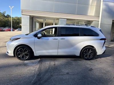 2025 Toyota Sienna Platinum