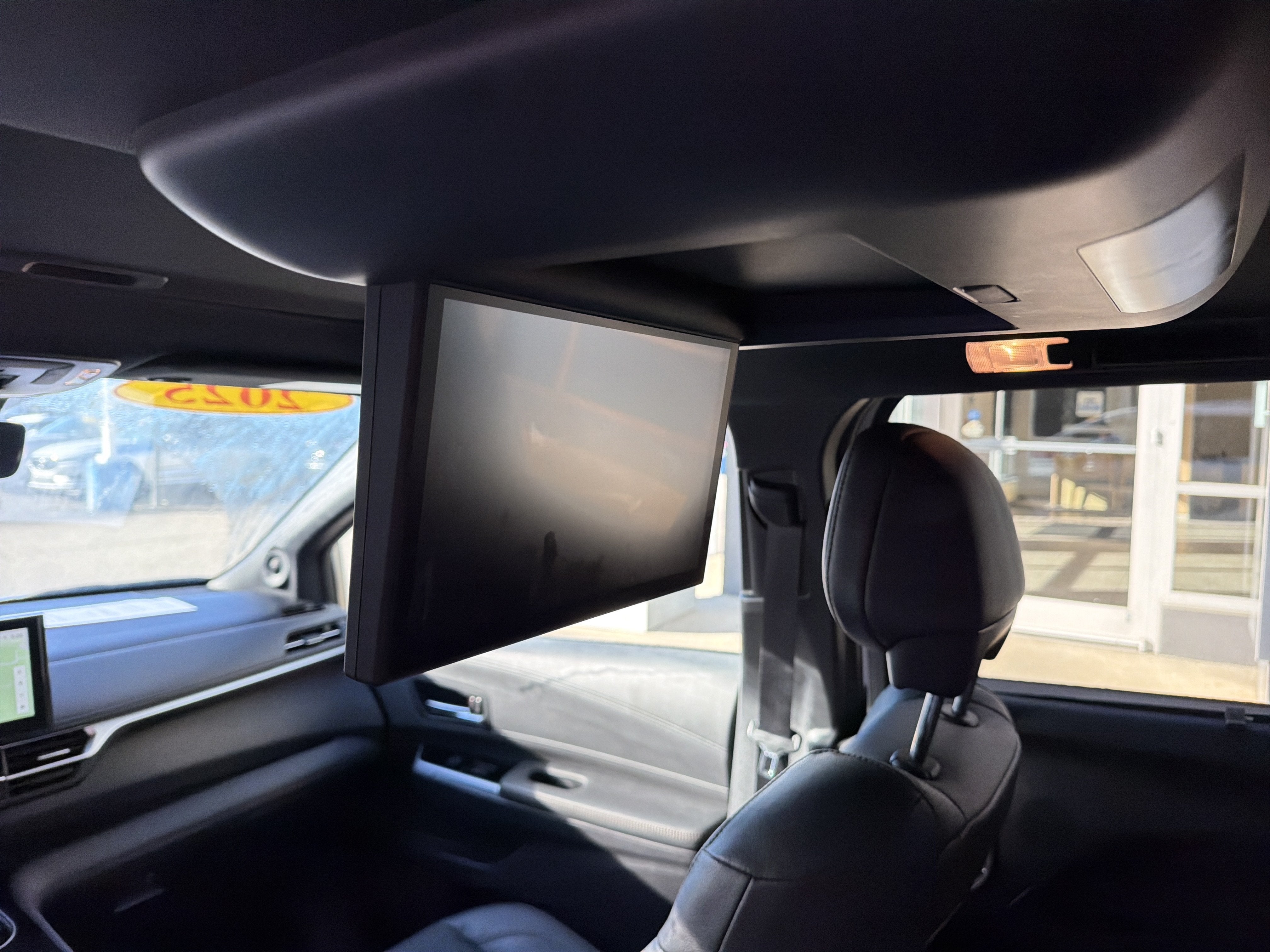 2025 Toyota Sienna Platinum