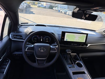 2025 Toyota Sienna Platinum