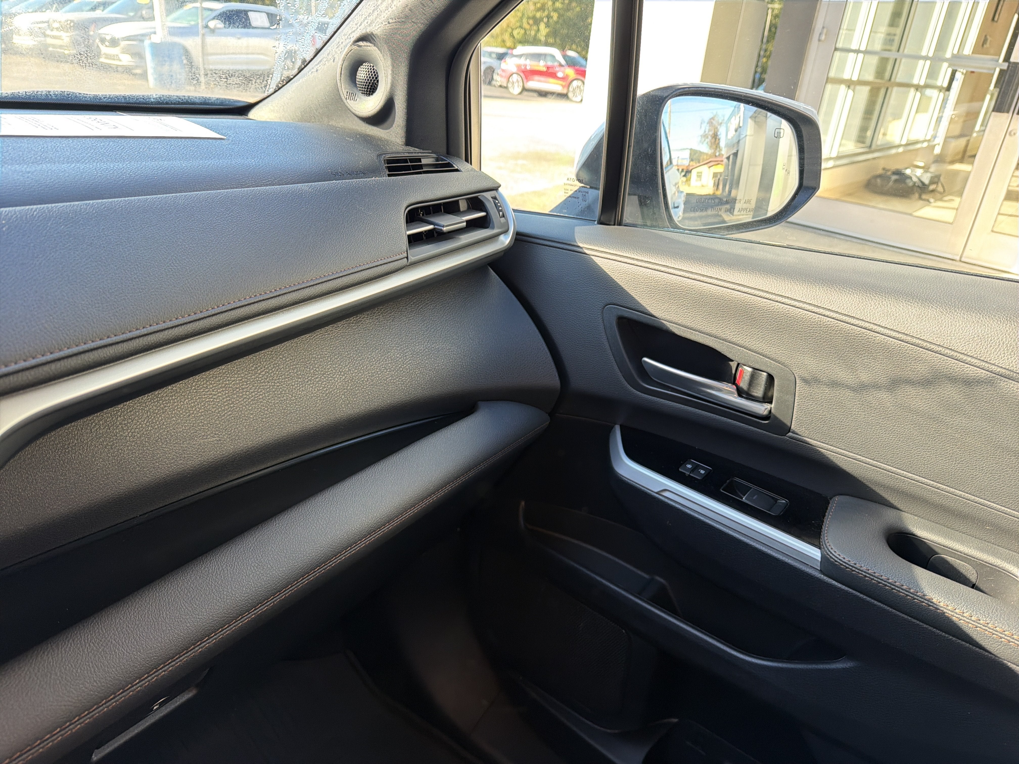 2025 Toyota Sienna Platinum