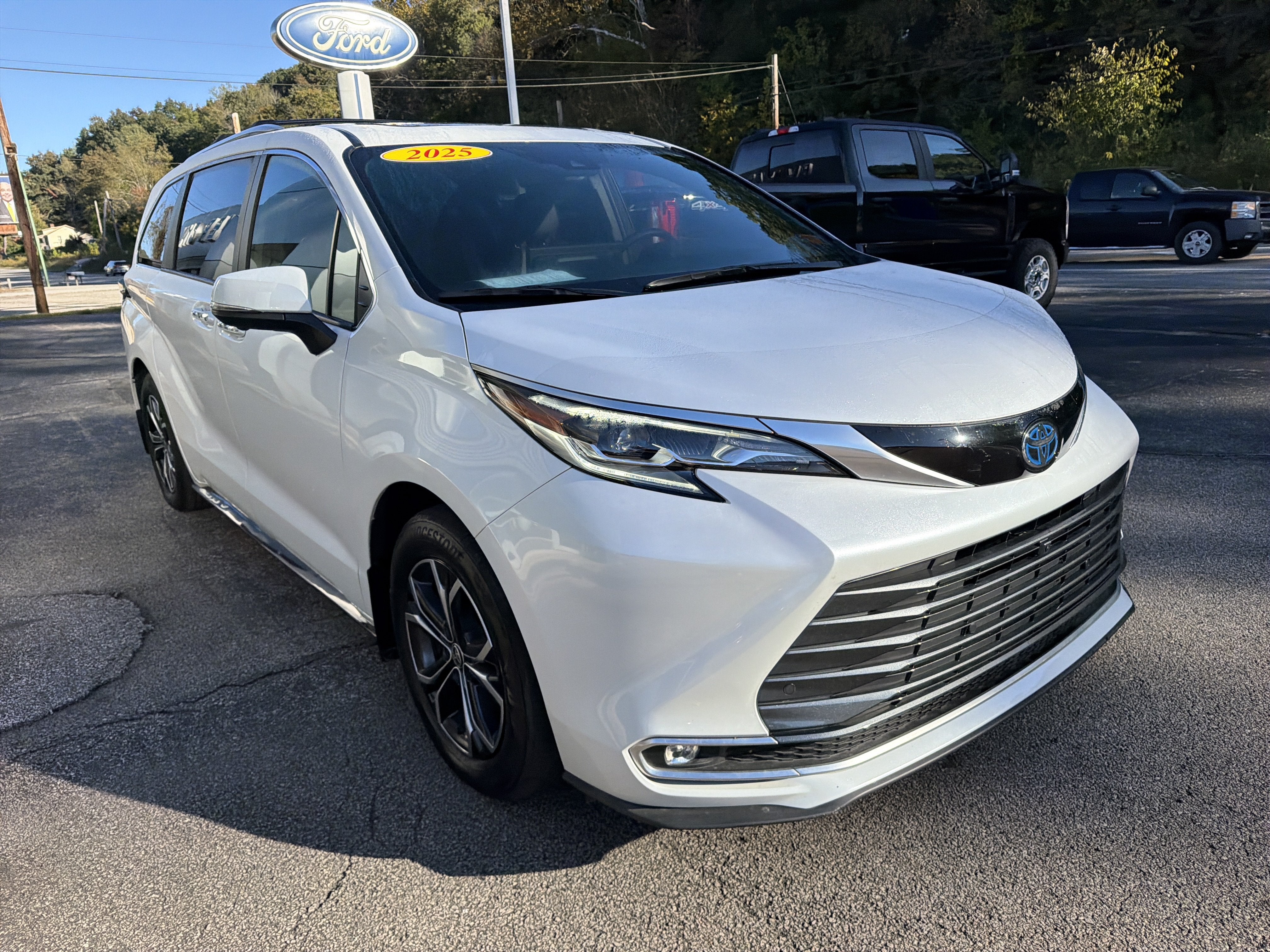 2025 Toyota Sienna Platinum