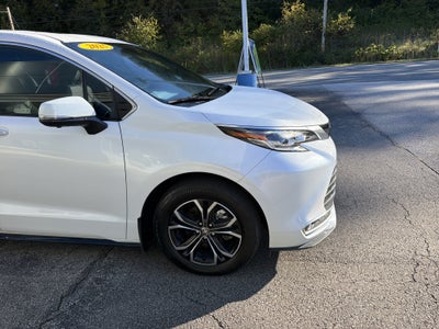 2025 Toyota Sienna Platinum