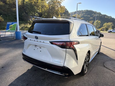 2025 Toyota Sienna Platinum