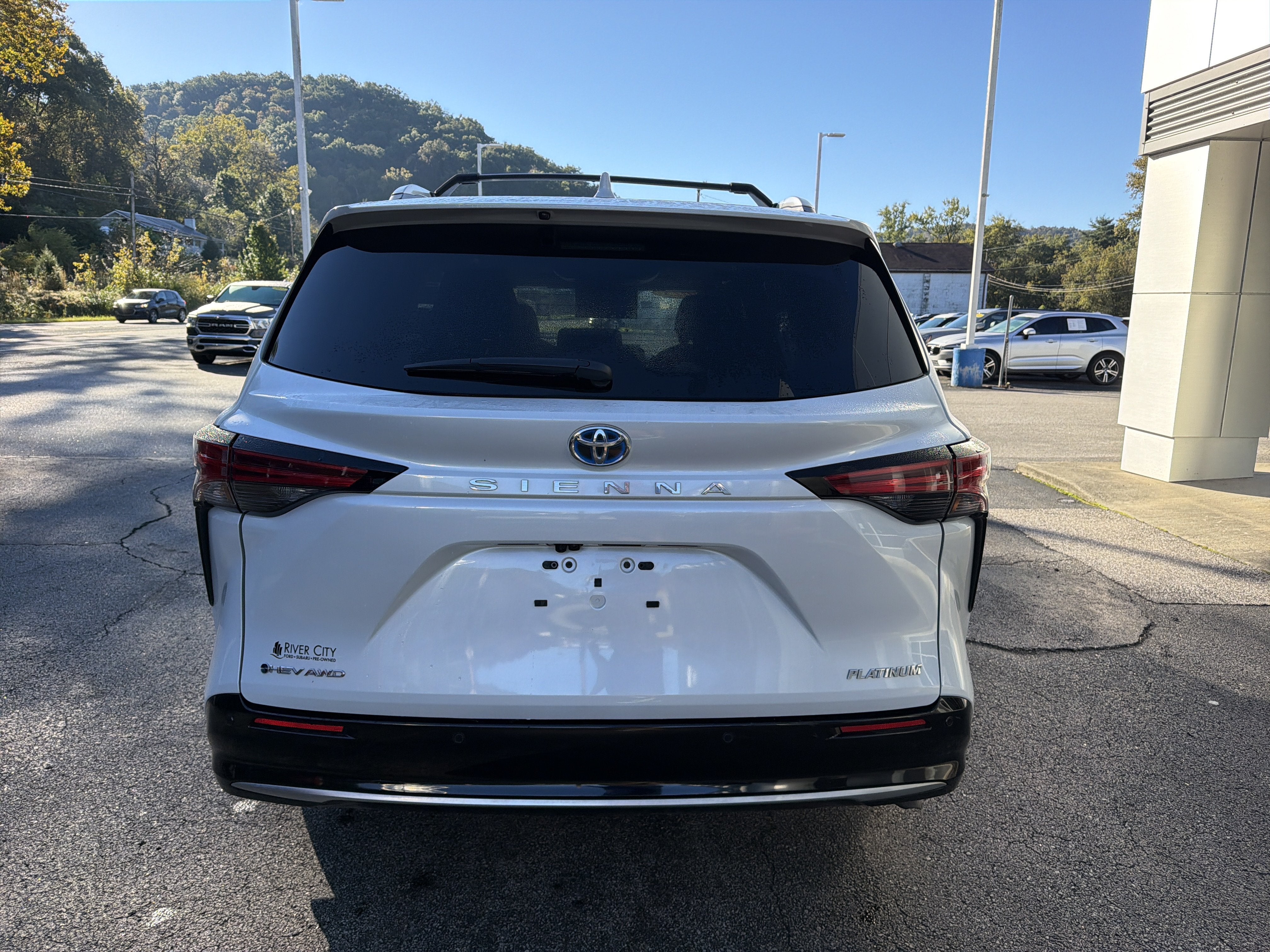 2025 Toyota Sienna Platinum