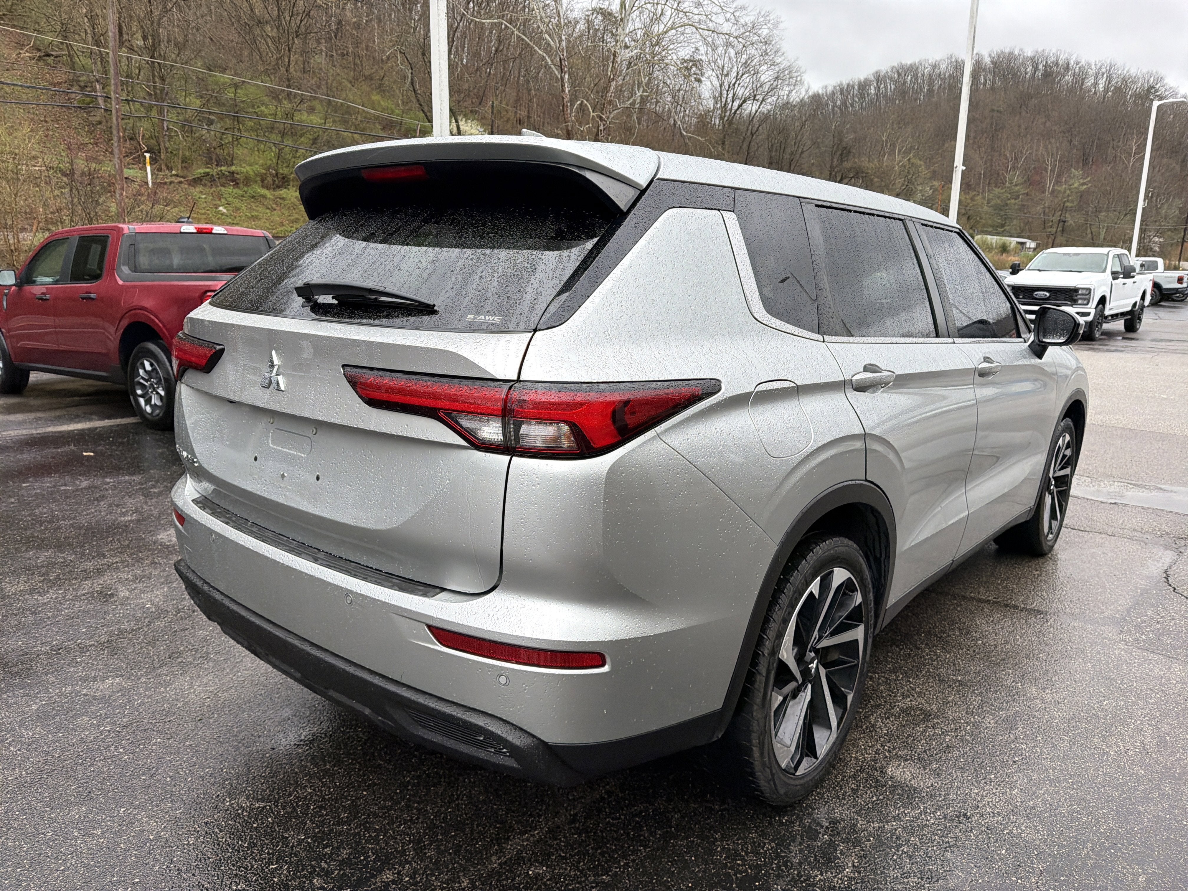 2022 Mitsubishi Outlander ES