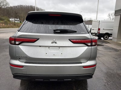 2022 Mitsubishi Outlander ES