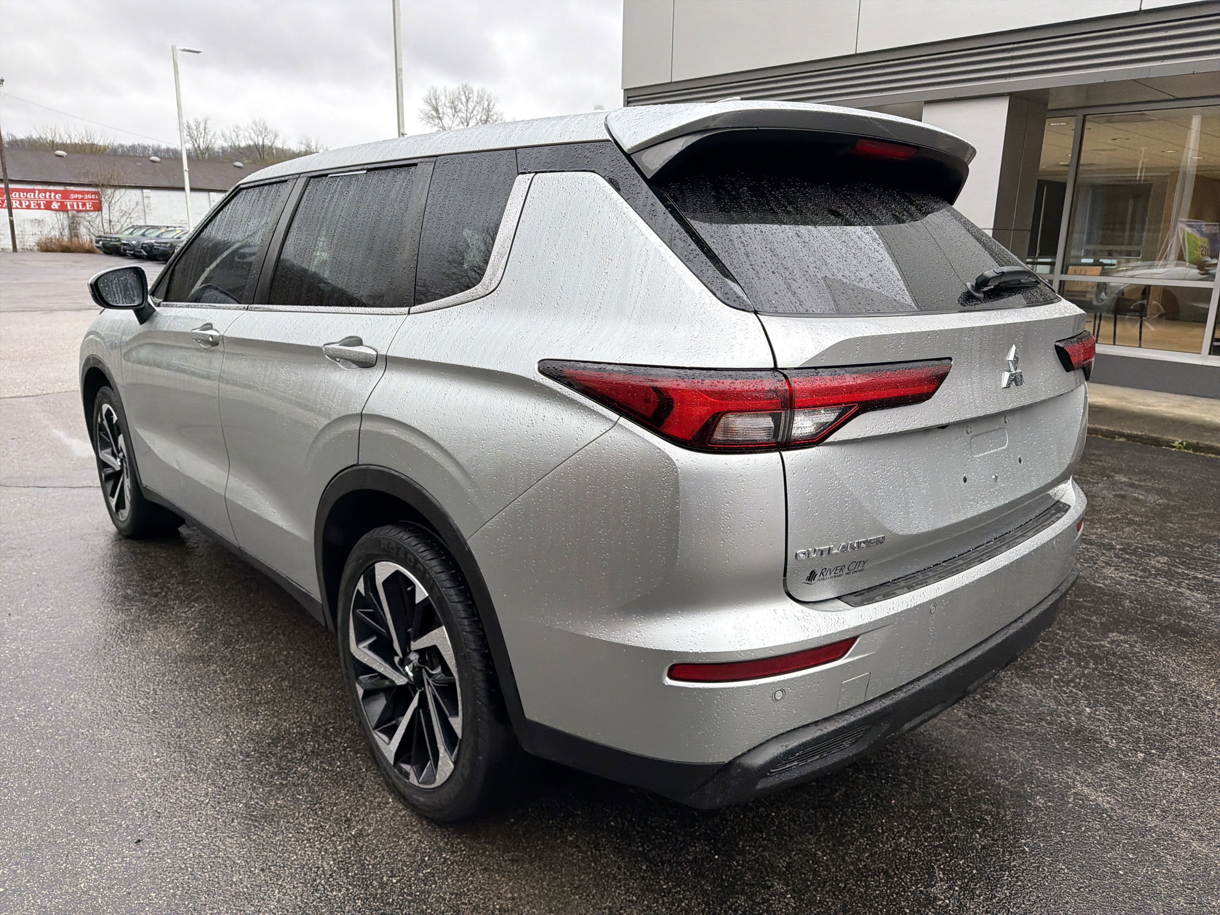 2022 Mitsubishi Outlander ES