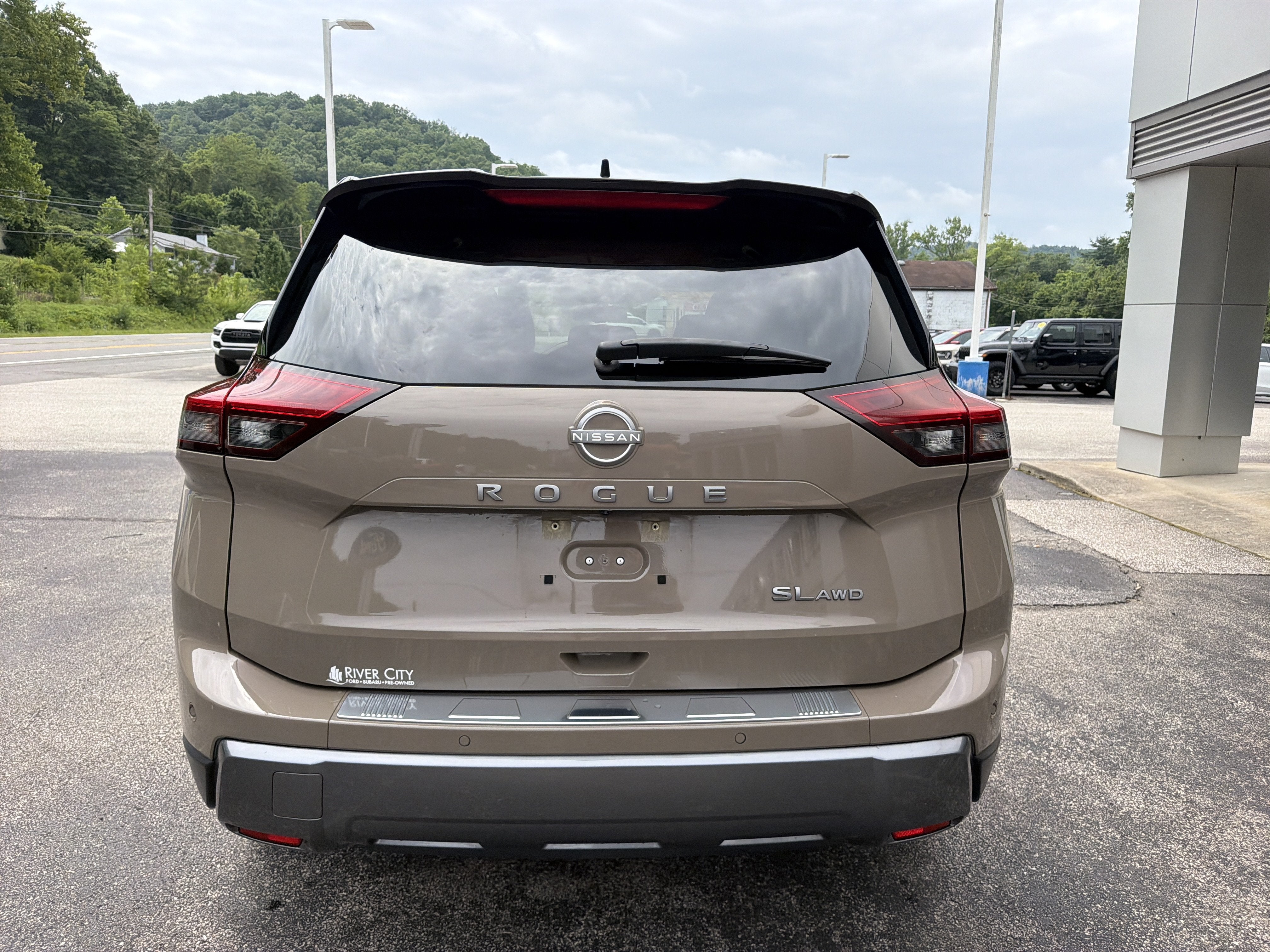 2024 Nissan Rogue SL