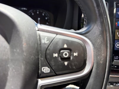 2021 Volvo XC60 Momentum