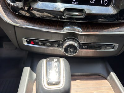 2021 Volvo XC60 Momentum
