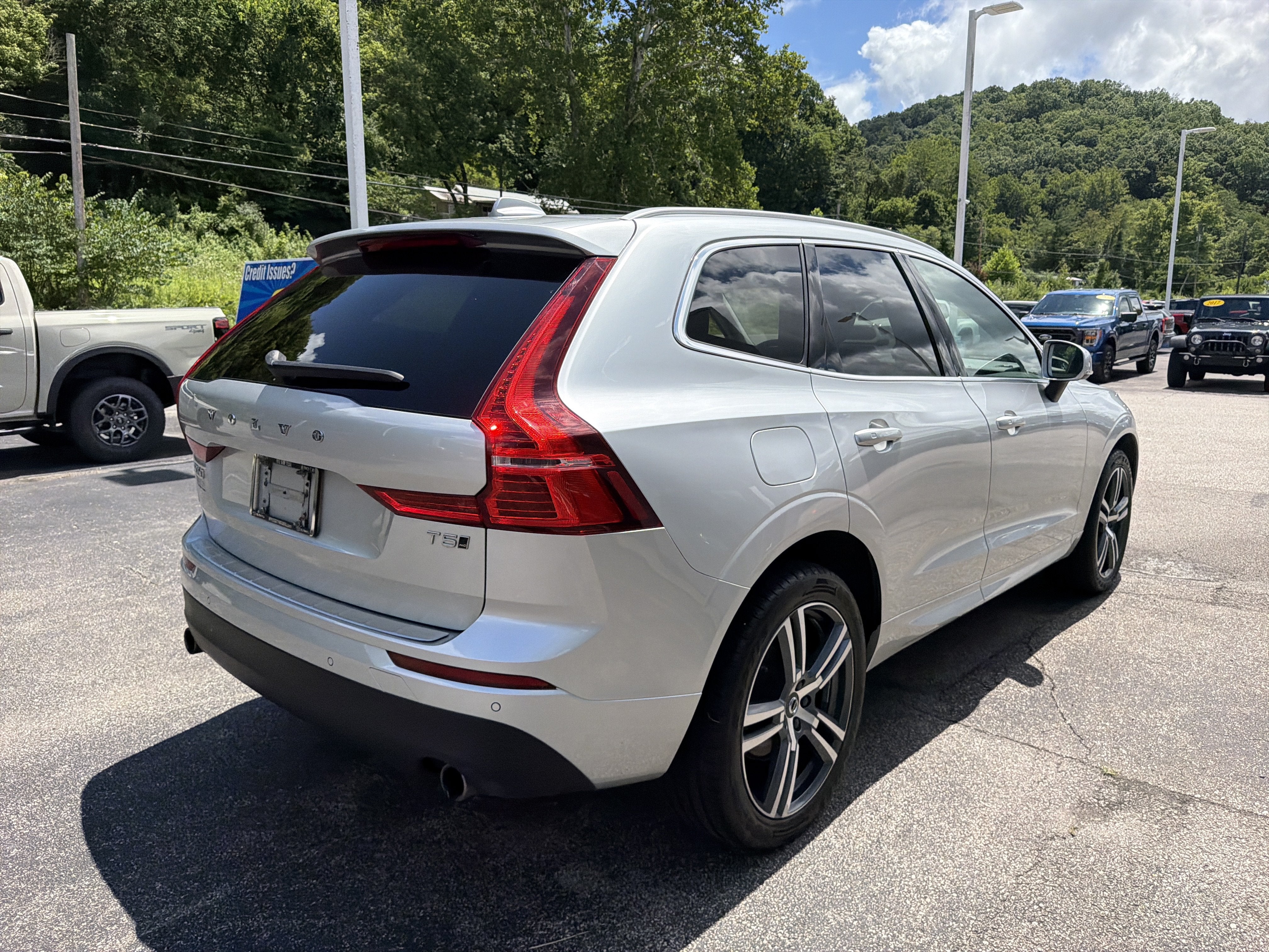 2021 Volvo XC60 Momentum